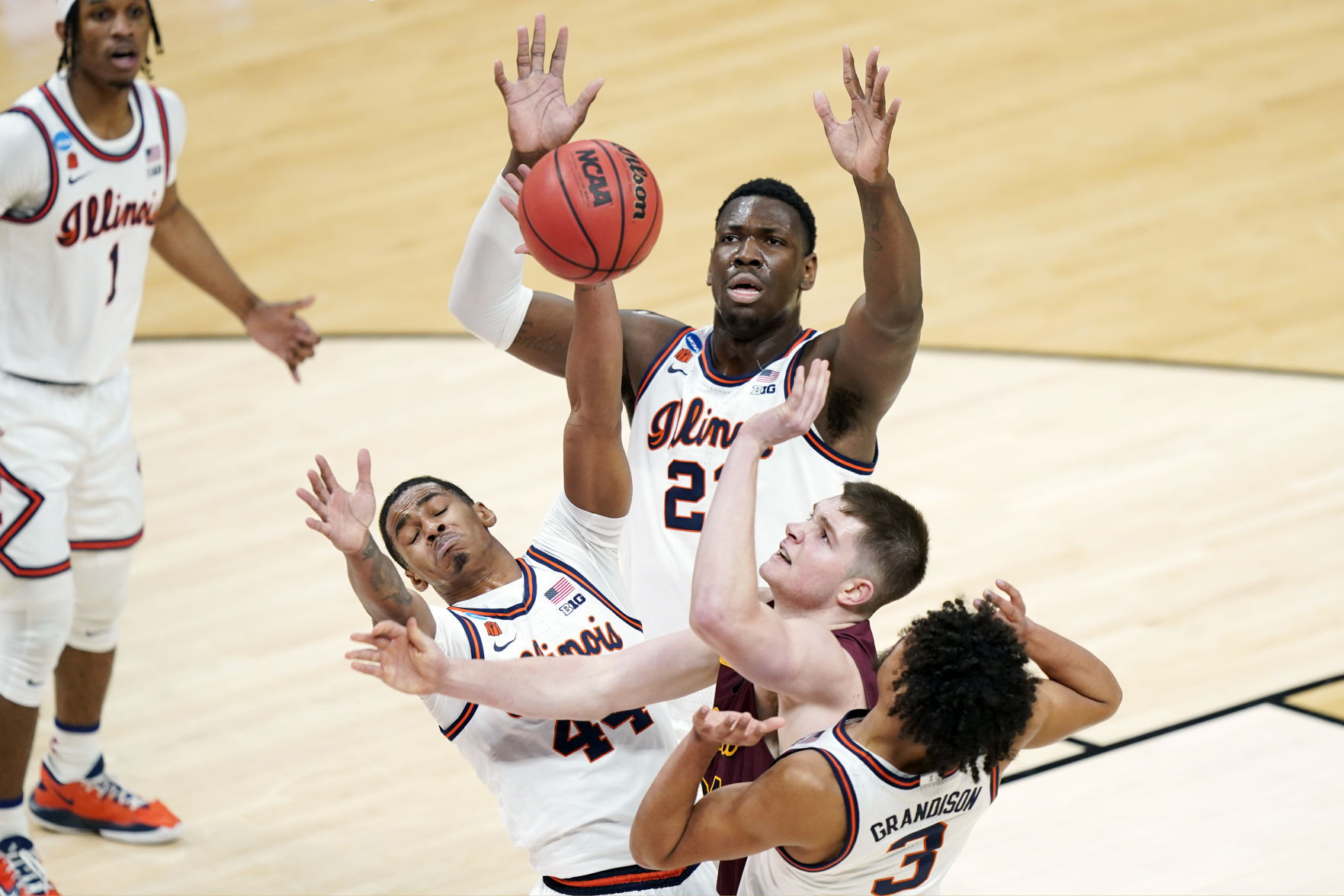 NCAA Loyola Chicago Illinois Basketball